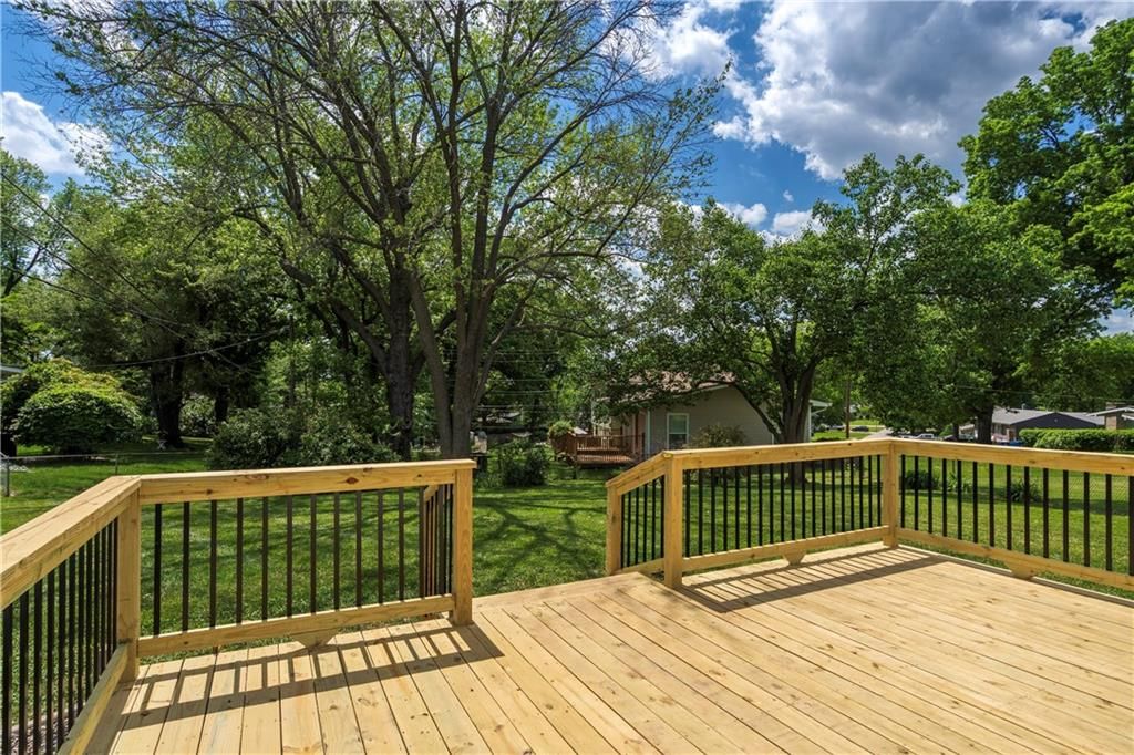6310 N Howard Avenue — photo 32