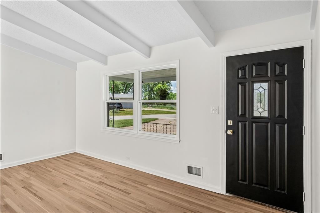 6310 N Howard Avenue — photo 7
