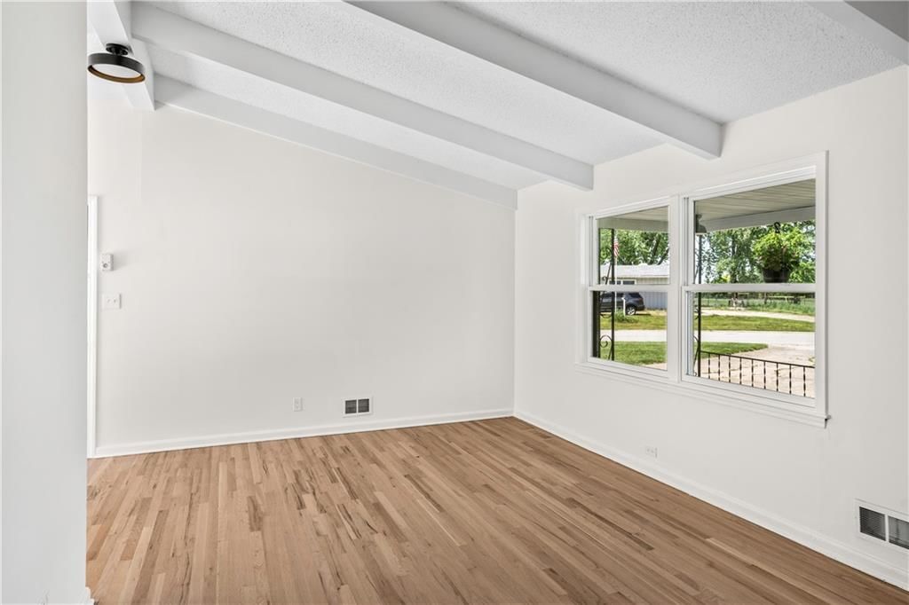 6310 N Howard Avenue — photo 8