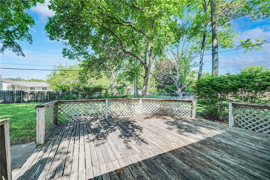 603 S Sherman Avenue — photo 20