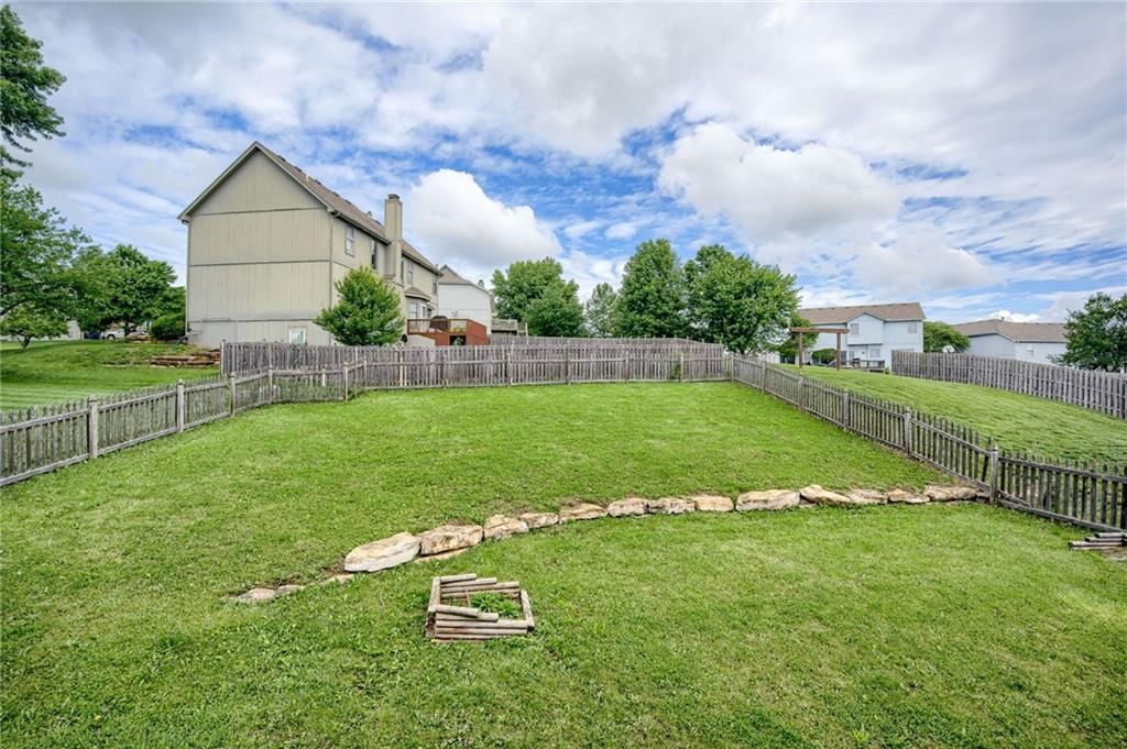 404 Killarney Lane — photo 32