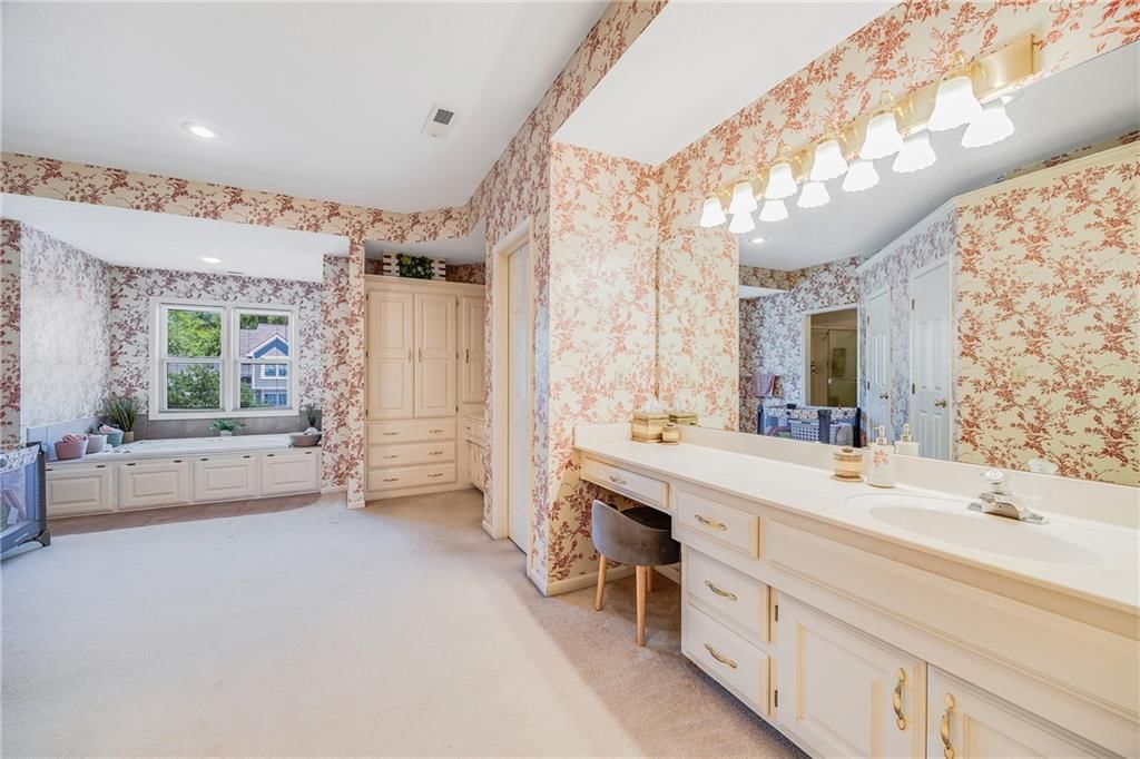 1504 NE Craigievar Drive — photo 18