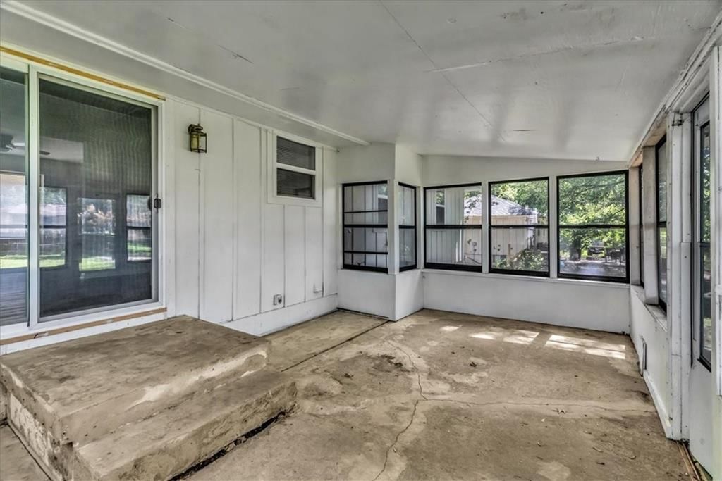 209 SW Queens Lane — photo 26