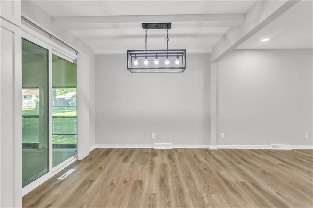 209 SW Queens Lane — photo 9