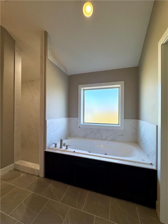10305 N Oakland Avenue — photo 15