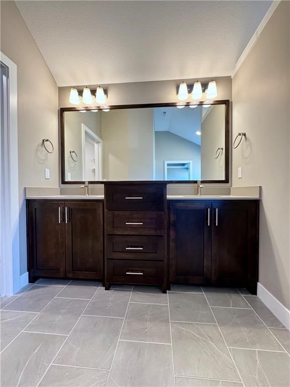 10305 N Oakland Avenue — photo 16