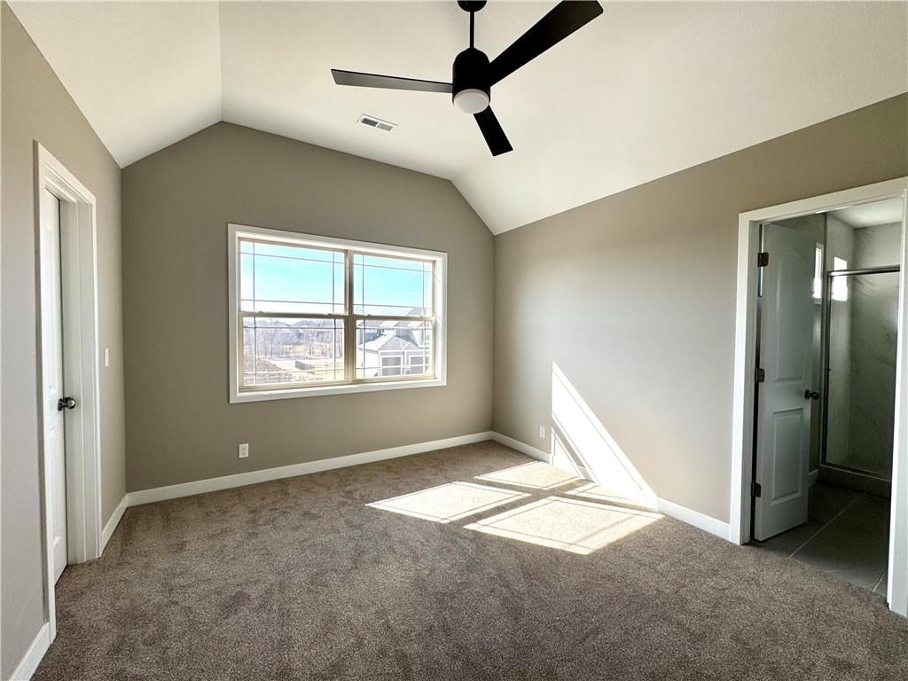 10305 N Oakland Avenue — photo 20