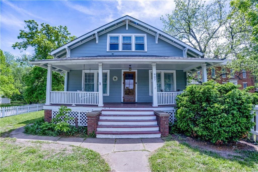 907 W 6th Street — photo 2