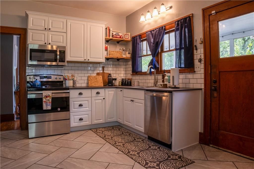907 W 6th Street — photo 13