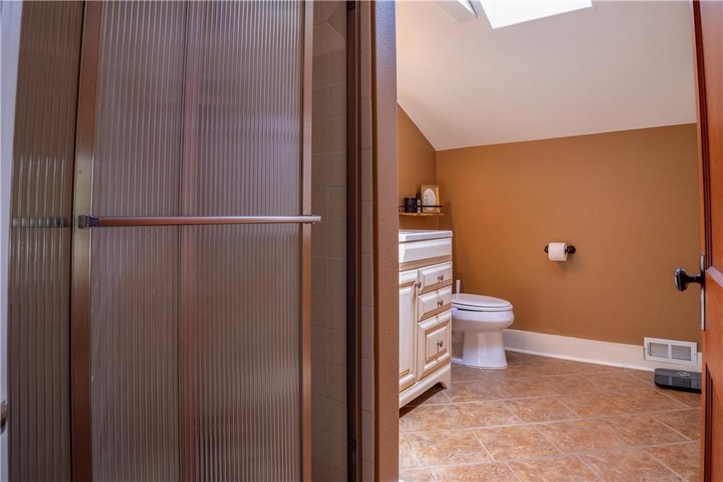 907 W 6th Street — photo 27