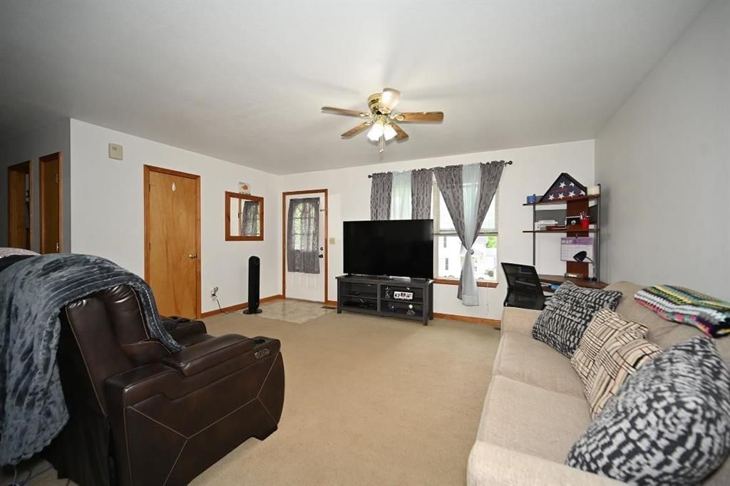 705 N CLARK Street — photo 15