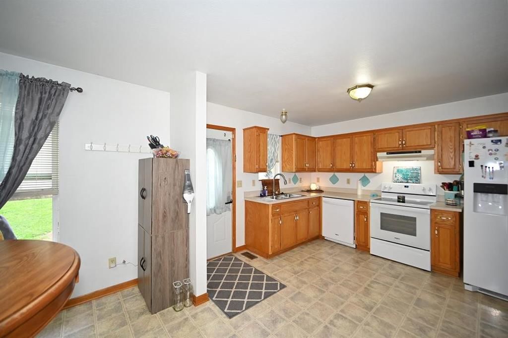 705 N CLARK Street — photo 17