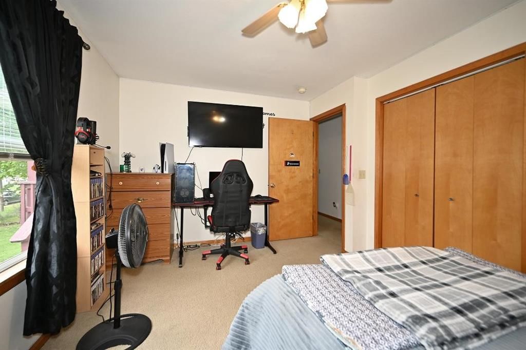 705 N CLARK Street — photo 24