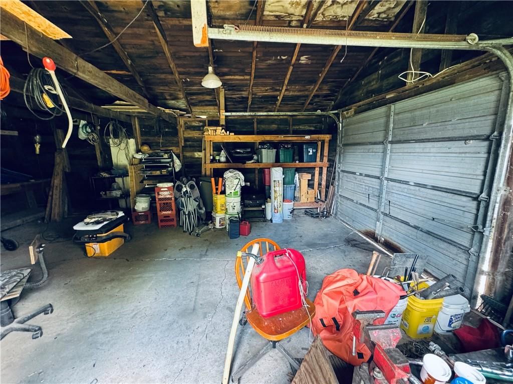 321 E Walnut Street — photo 8
