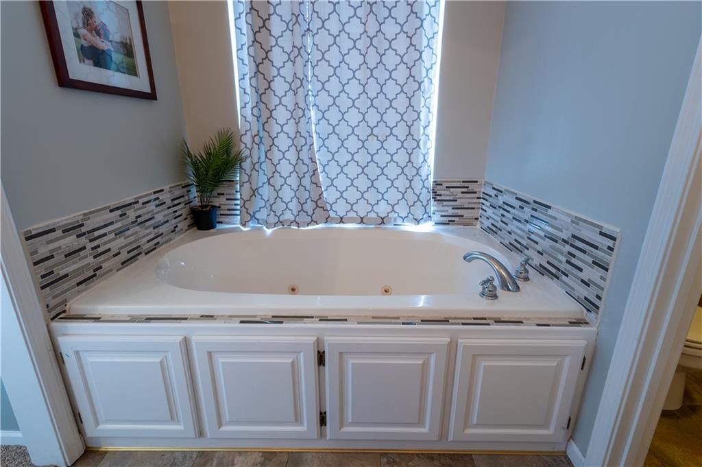 4203 Kensington Drive — photo 30