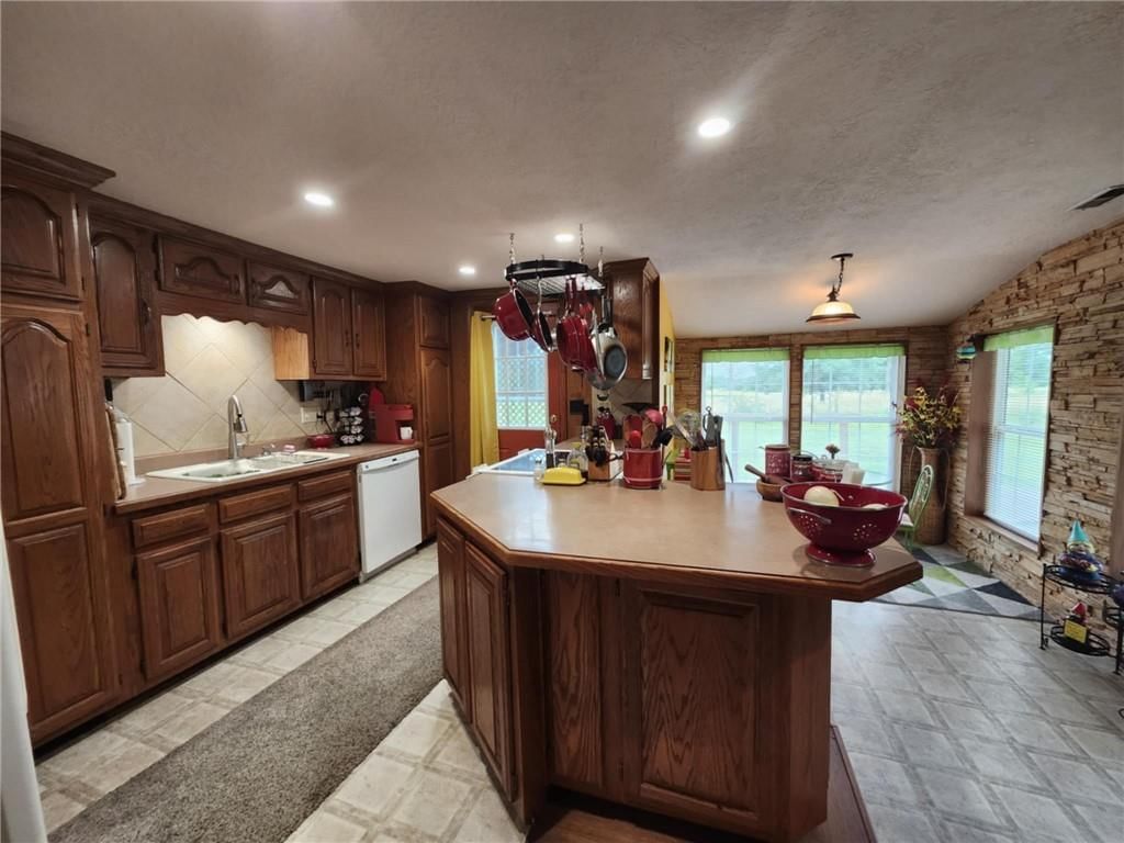 305 S Vine Street — photo 8