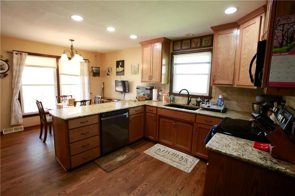 1306 Clendenen Street — photo 17