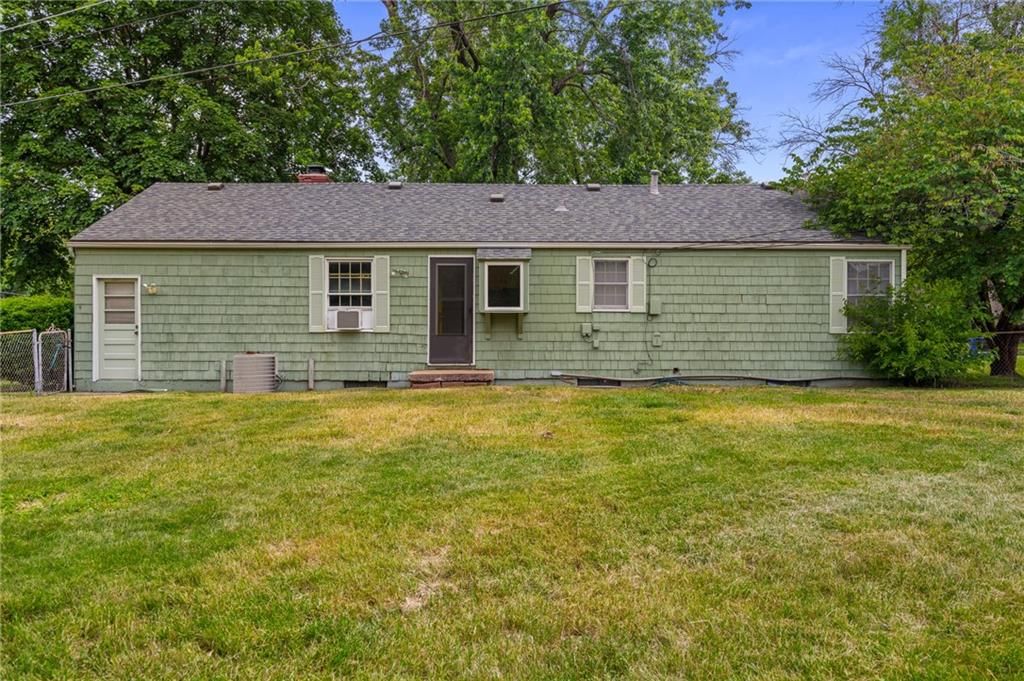 9025 W 82nd Terrace — photo 39