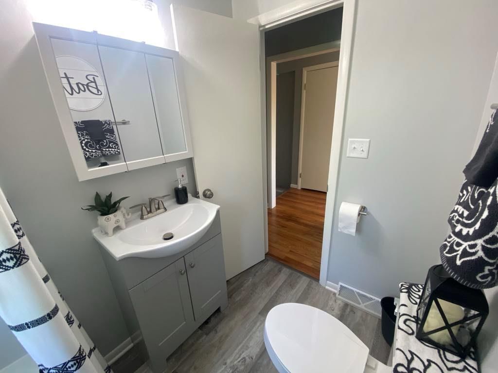 500 Waller Avenue — photo 15