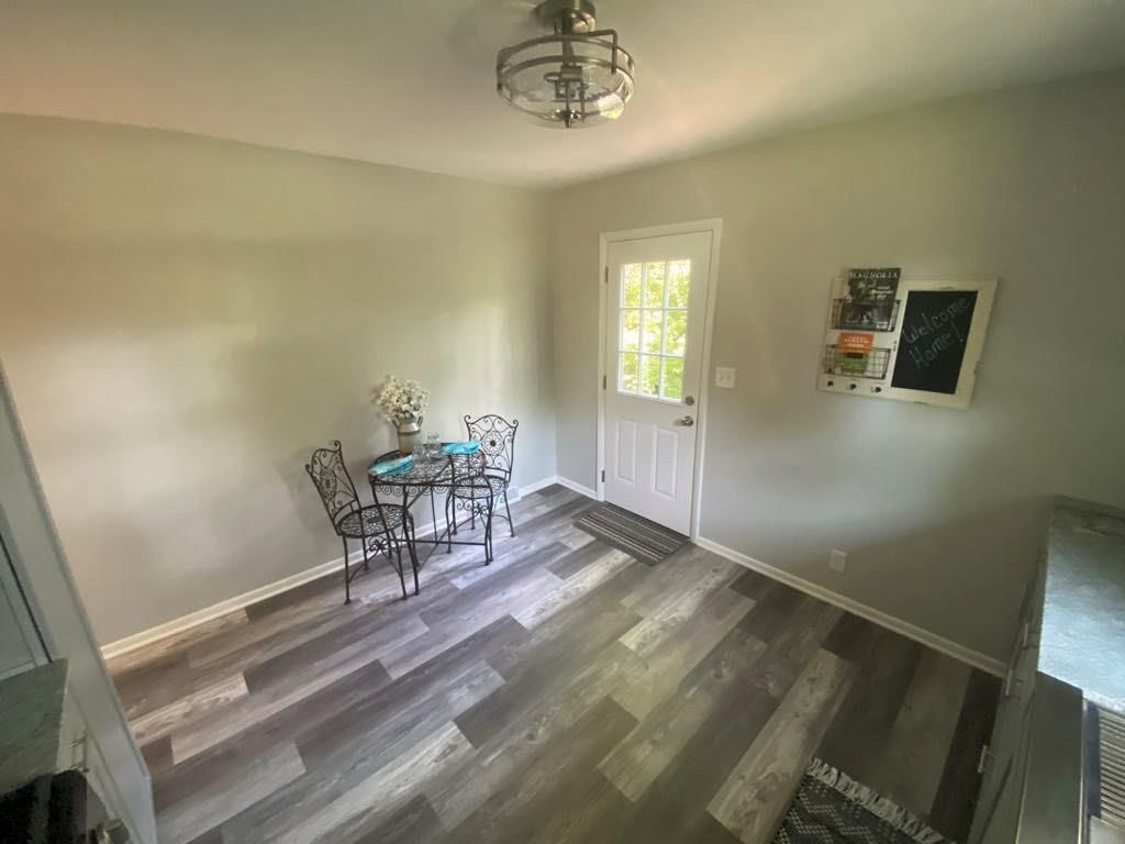 500 Waller Avenue — photo 8