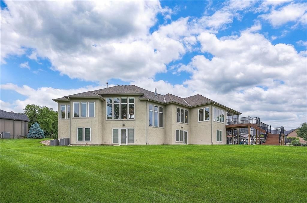 205 SE Hackamore Drive — photo 4