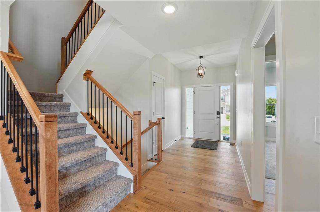 Photo 12 of 56 - 1809 SW Hightown Drive