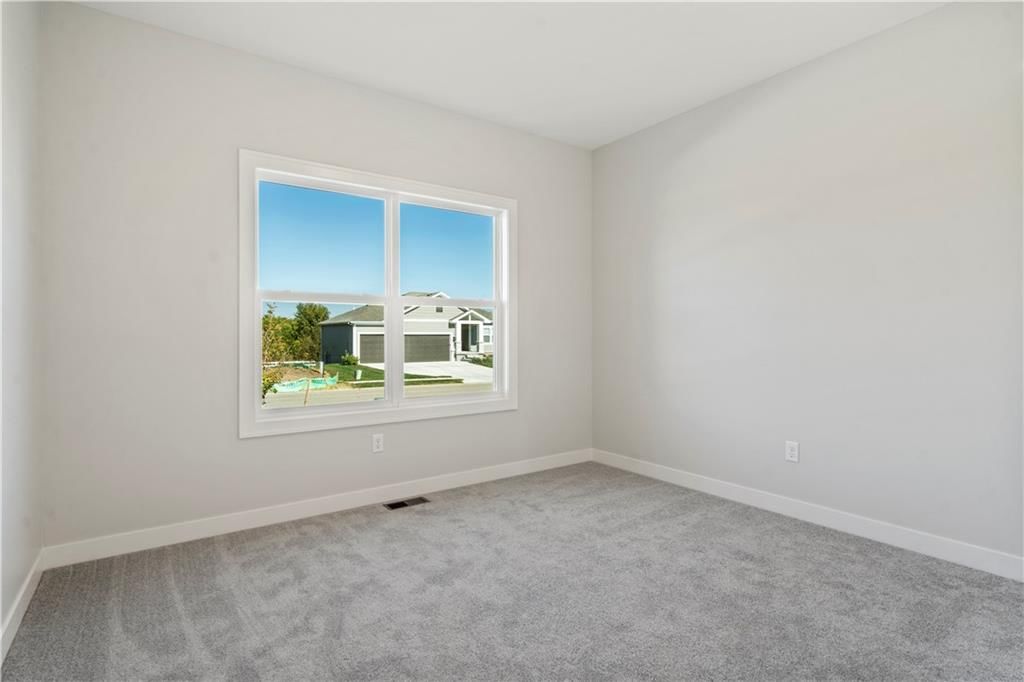 Photo 14 of 56 - 1809 SW Hightown Drive