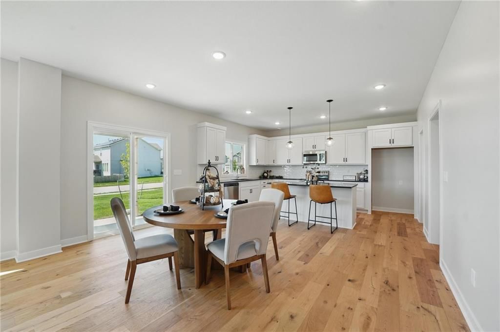 Photo 5 of 56 - 1809 SW Hightown Drive