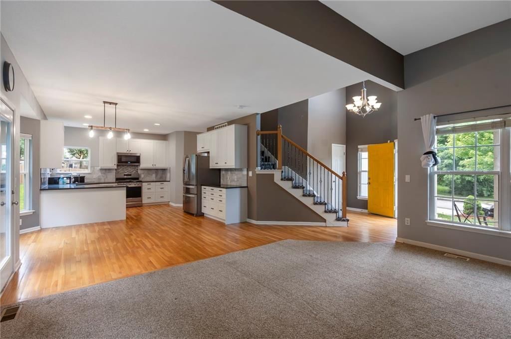 4607 N 121st Terrace — photo 5