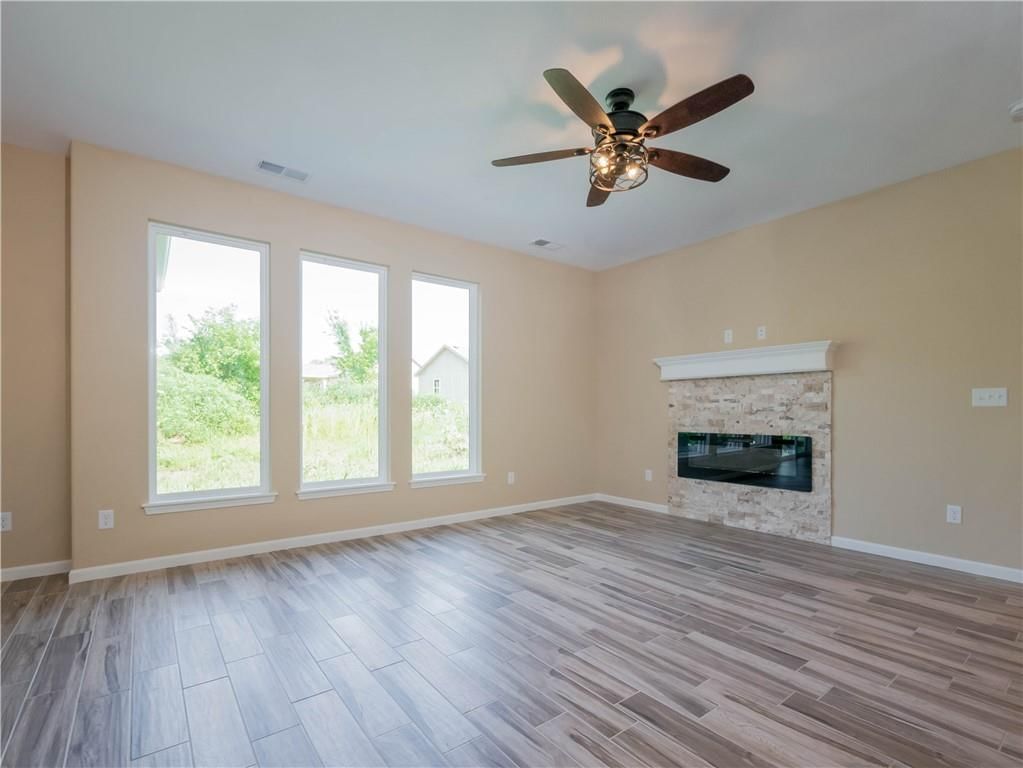 1310 NE Sequoia Court — photo 4