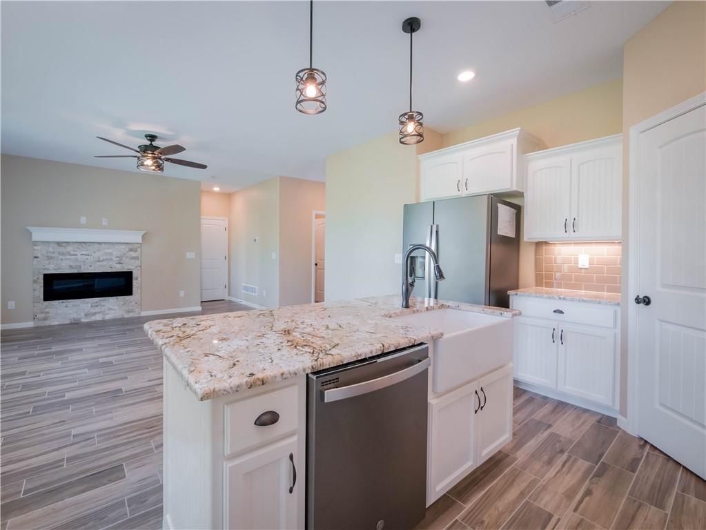 1310 NE Sequoia Court — photo 6