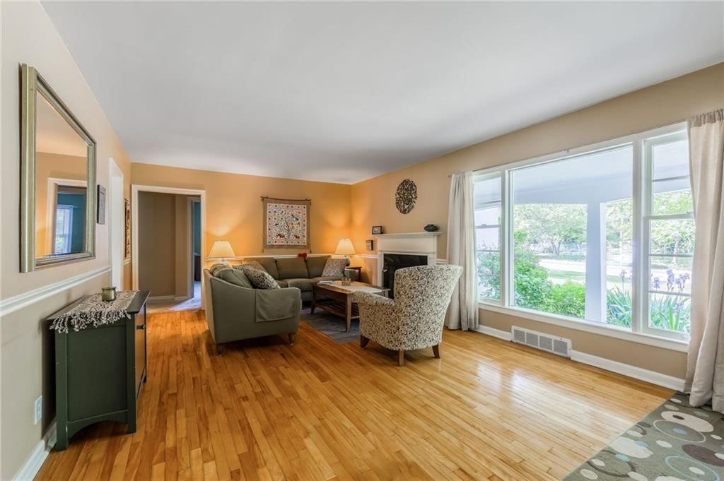 2924 Oakland Avenue — photo 11
