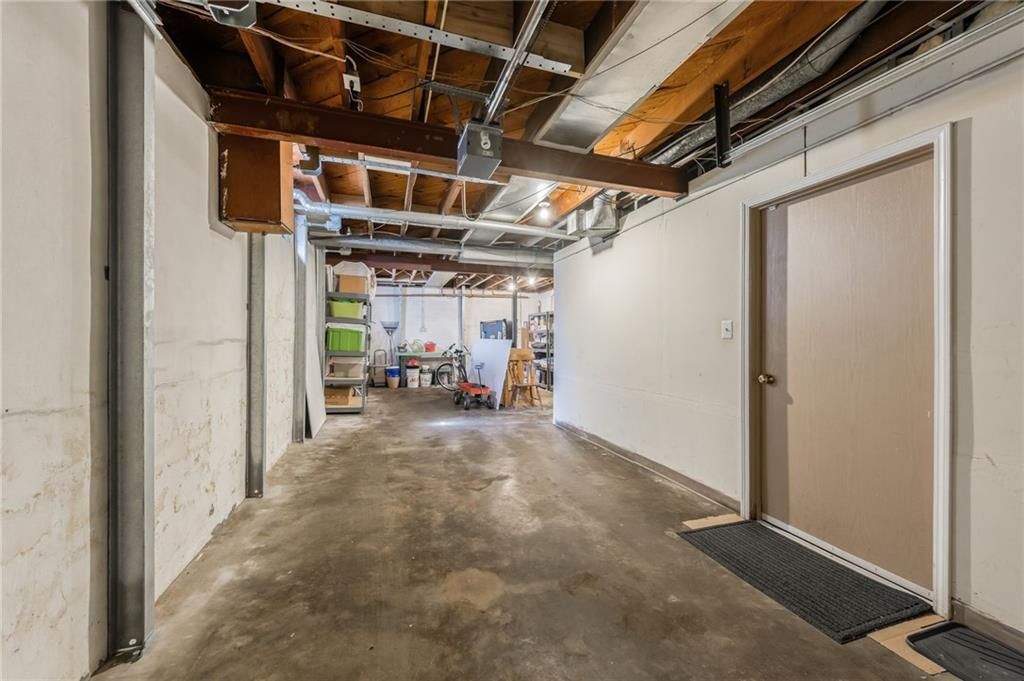 2924 Oakland Avenue — photo 35
