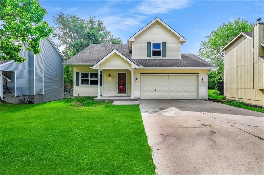 312 Fawn Valley Court, Lansing, KS
