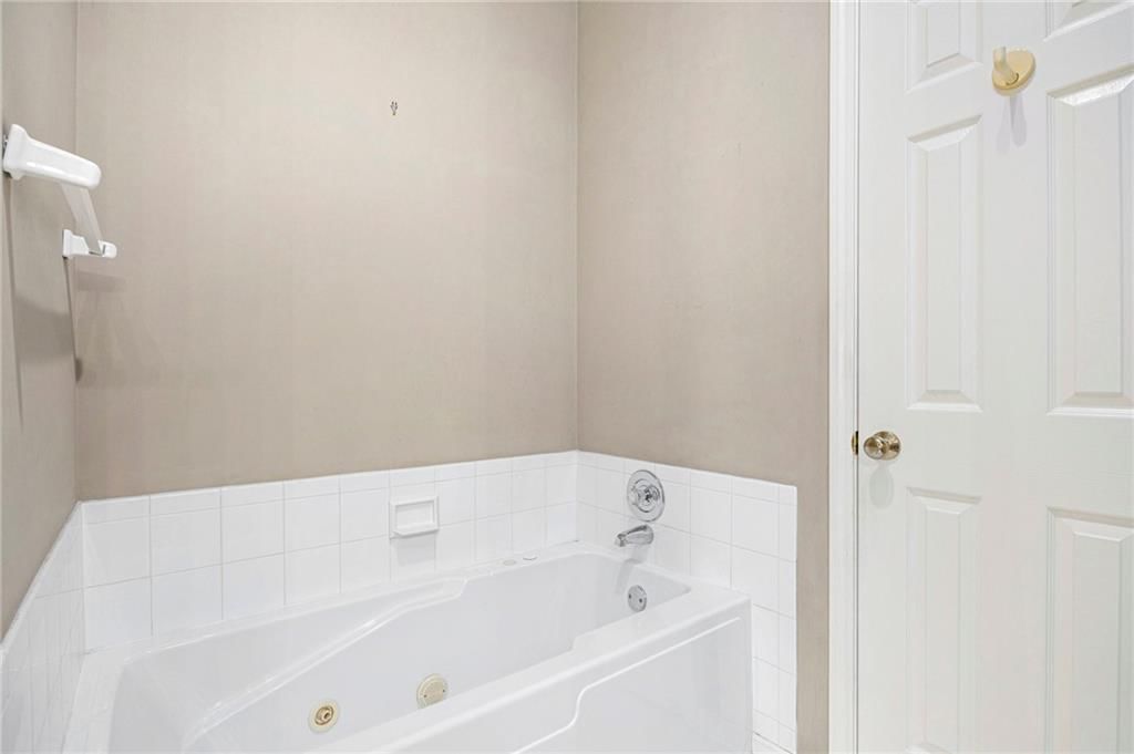 7001 W 157th Terrace — photo 17