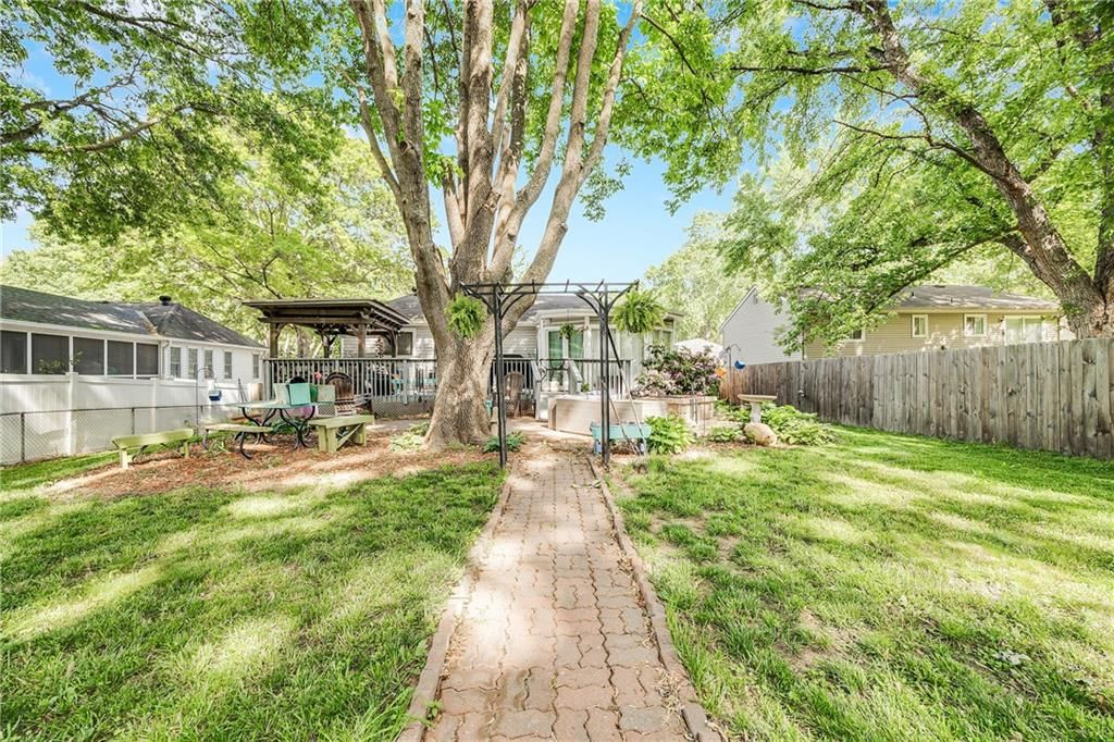 808 NW Oxford Drive — photo 21