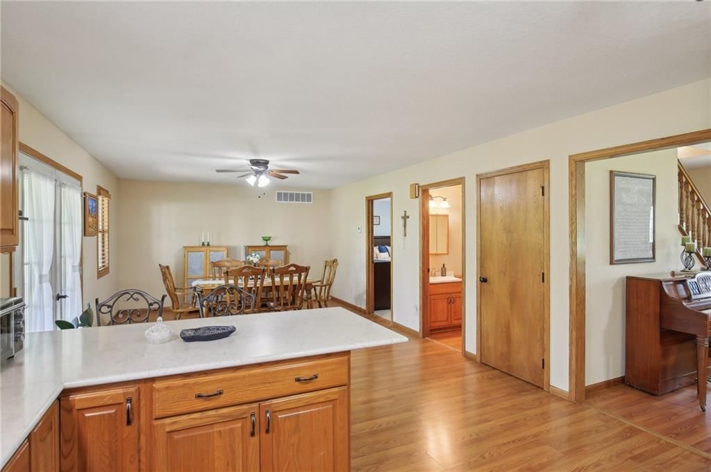 230 N Olive Street — photo 11