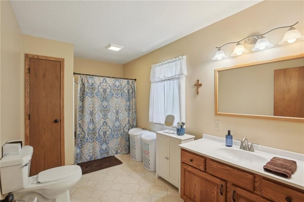 230 N Olive Street — photo 20