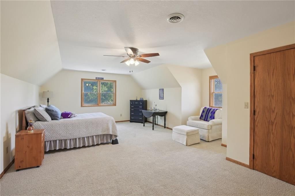 230 N Olive Street — photo 29