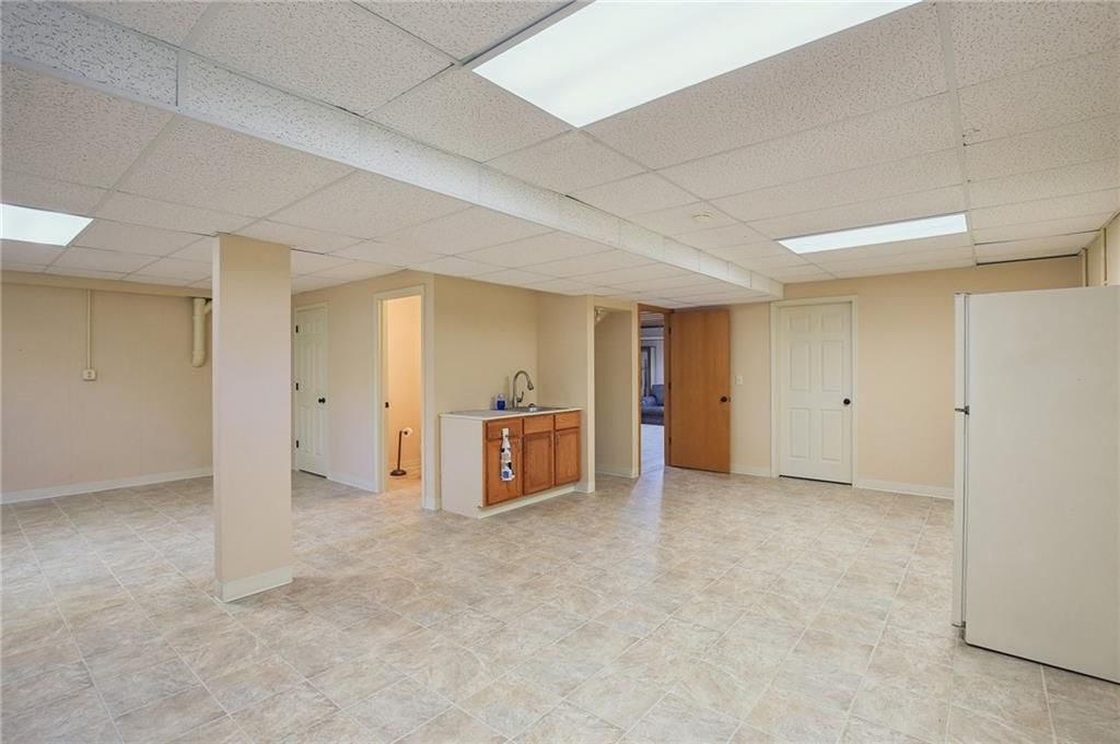 230 N Olive Street — photo 31