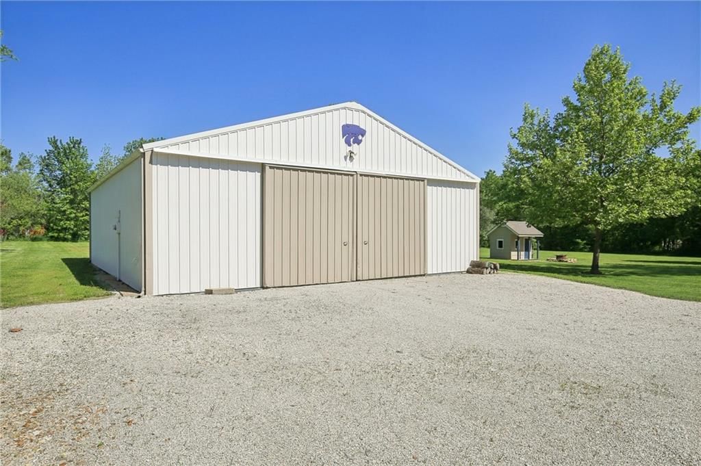 230 N Olive Street — photo 37