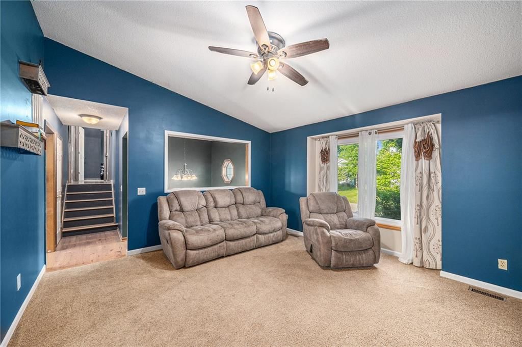 305 Crimson Court — photo 4