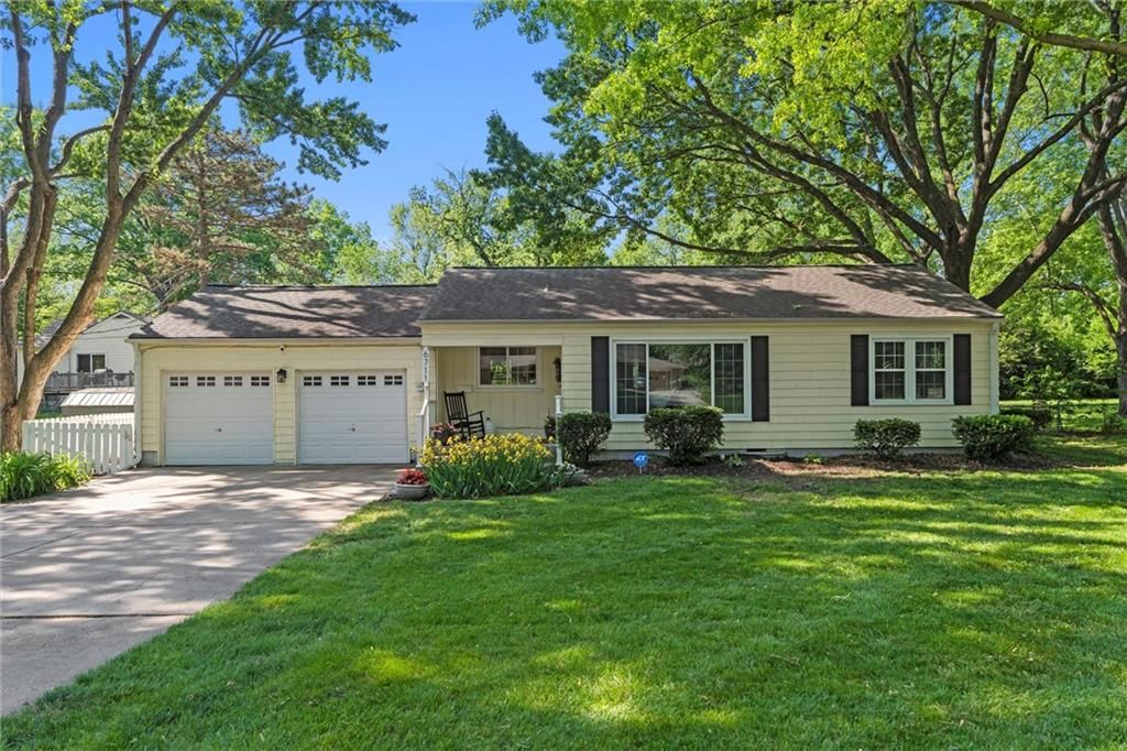 6711 W 79th Street, Overland Park, KS