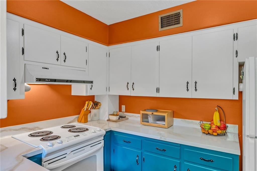 3211 W 9th Street — photo 25