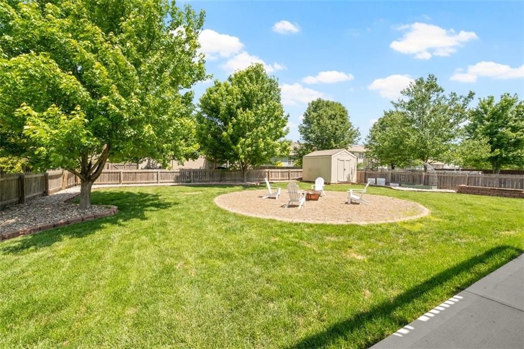 508 E Pawnee Lane — photo 17
