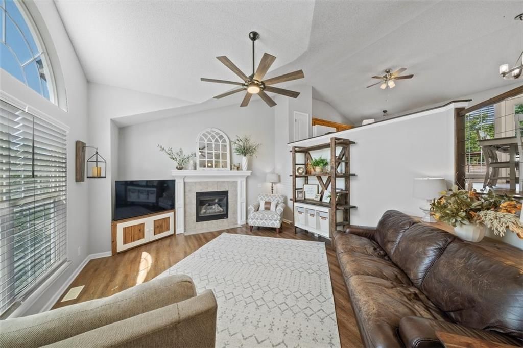 508 E Pawnee Lane — photo 3