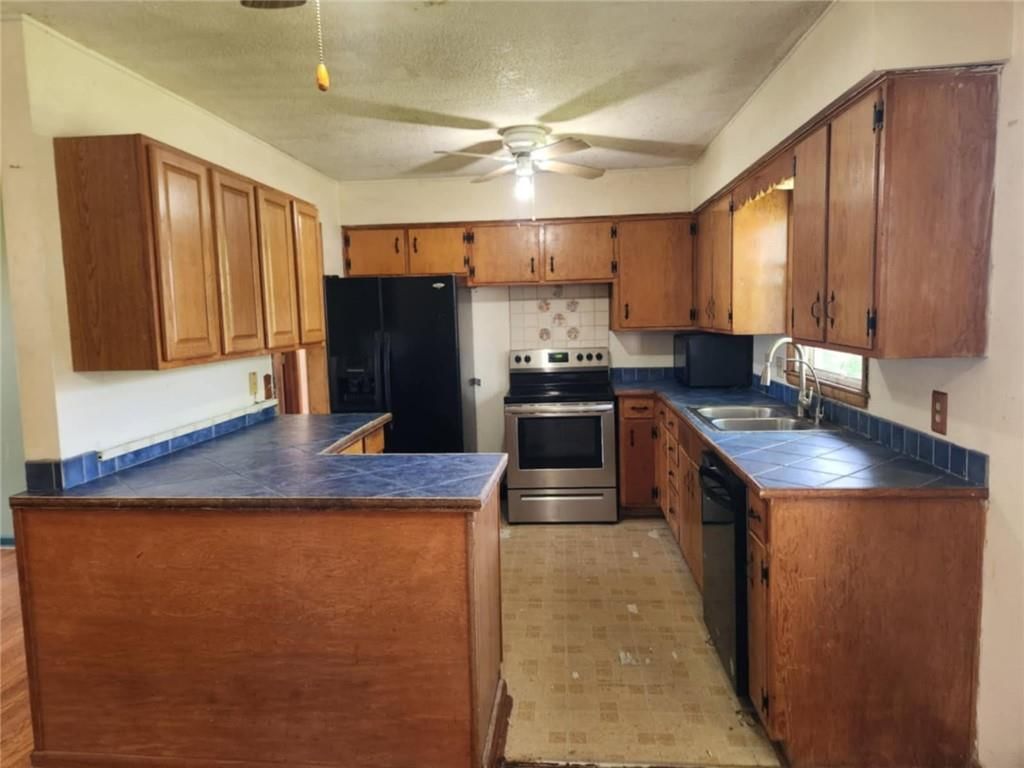 13713 E 41st Street — photo 3