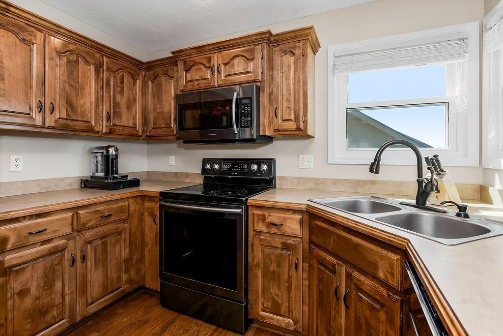 9204 N HOLLY Street — photo 10