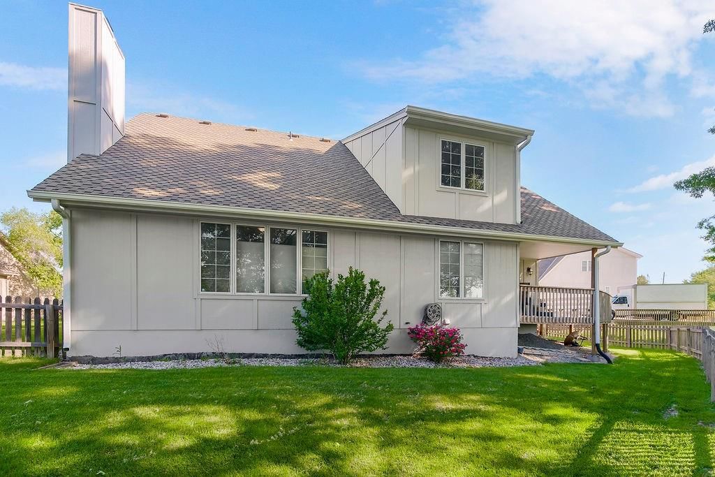 717 NW Silver Ridge Drive — photo 33