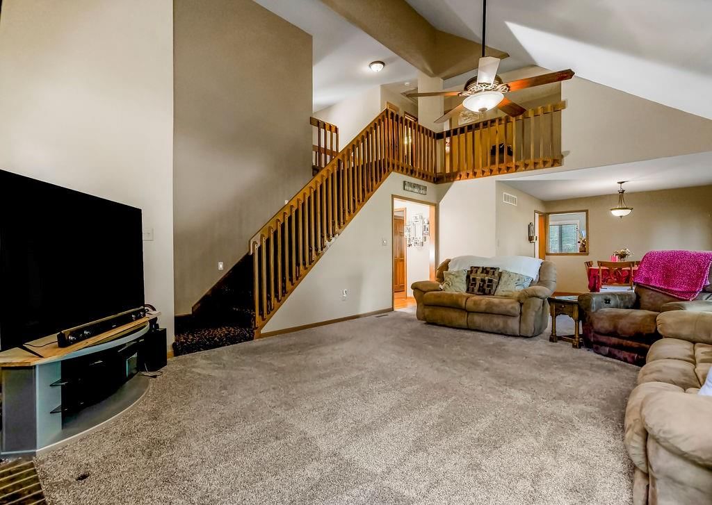 717 NW Silver Ridge Drive — photo 5